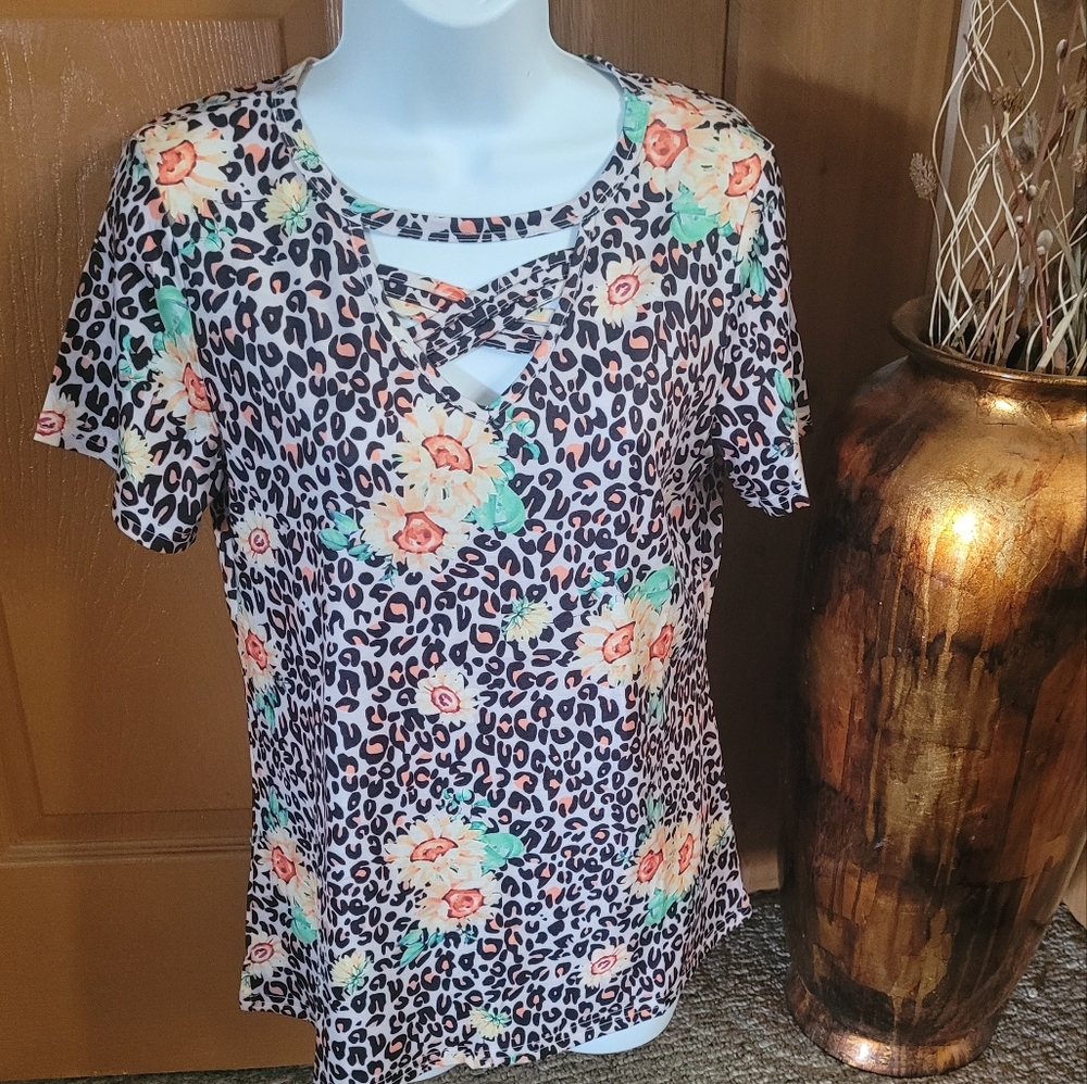 💜 New Cute Short Sleeve Top - Picture 3 of 5